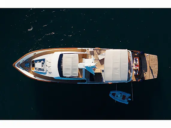 Trawler 77