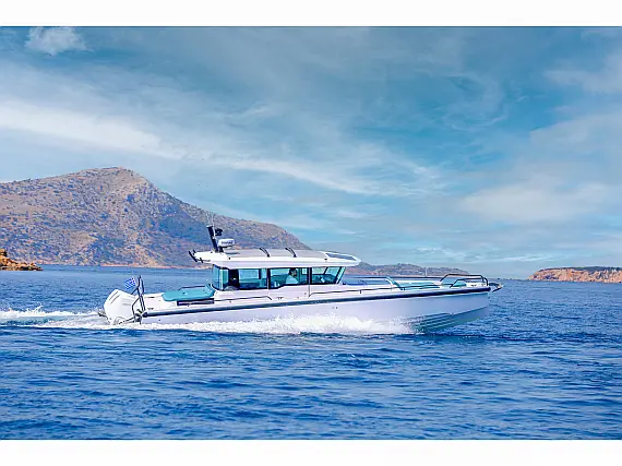 Axopar 37 XC Cross Cabin (2 cabins)