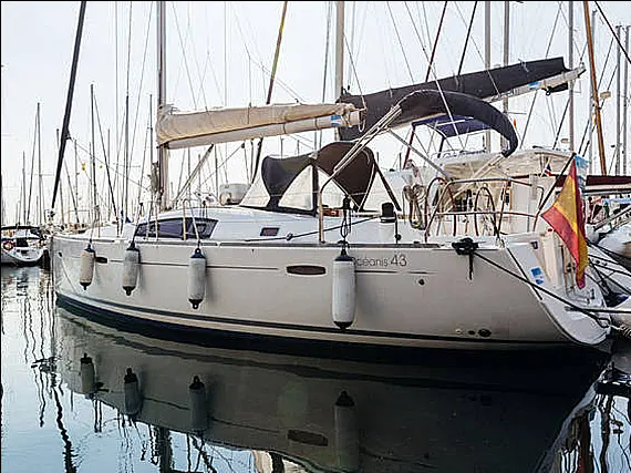 Beneteau Oceanis 43